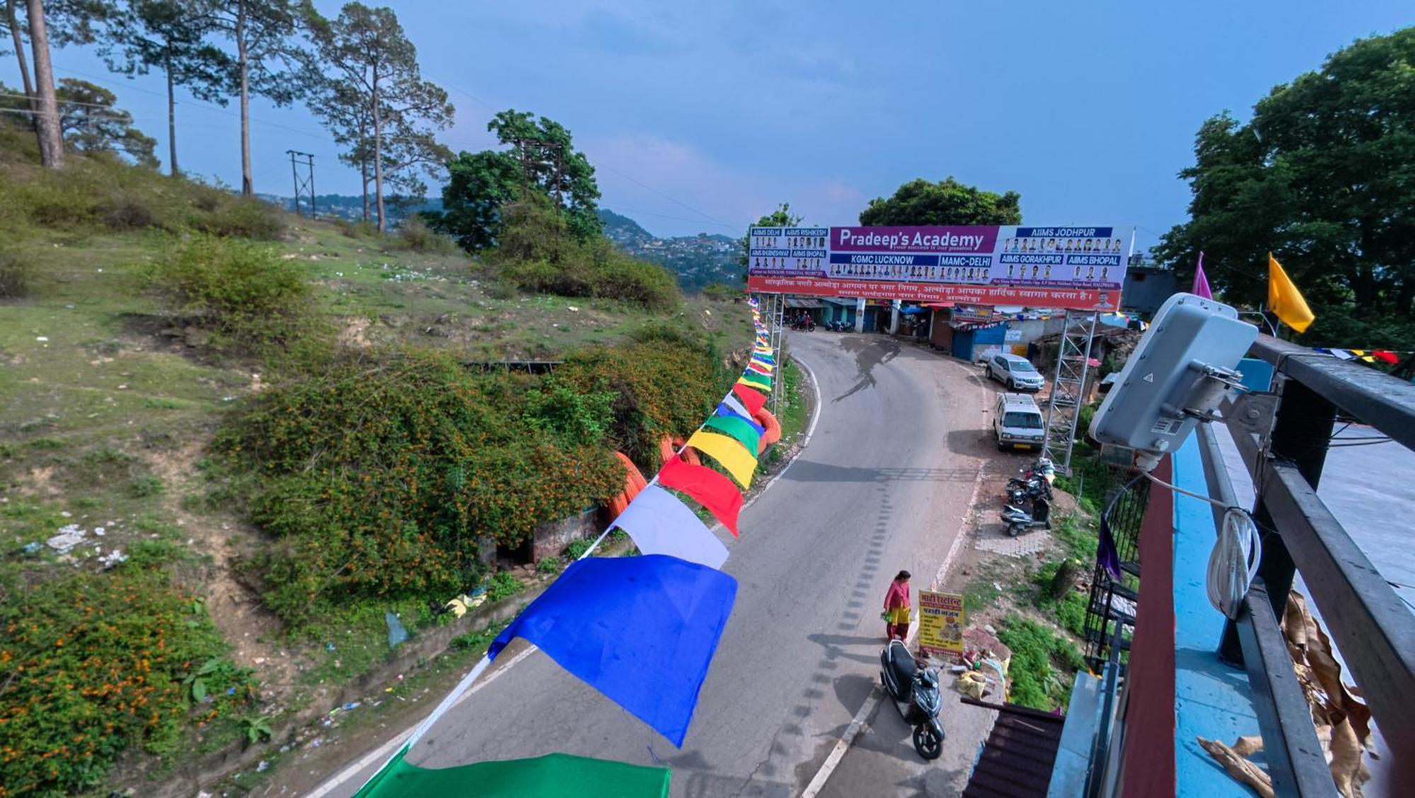 Mahi Restaurant & Guest House Almora Luaran gambar